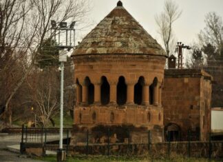 Noble Stables and Horses of Europe